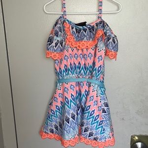 Selling this cute dress